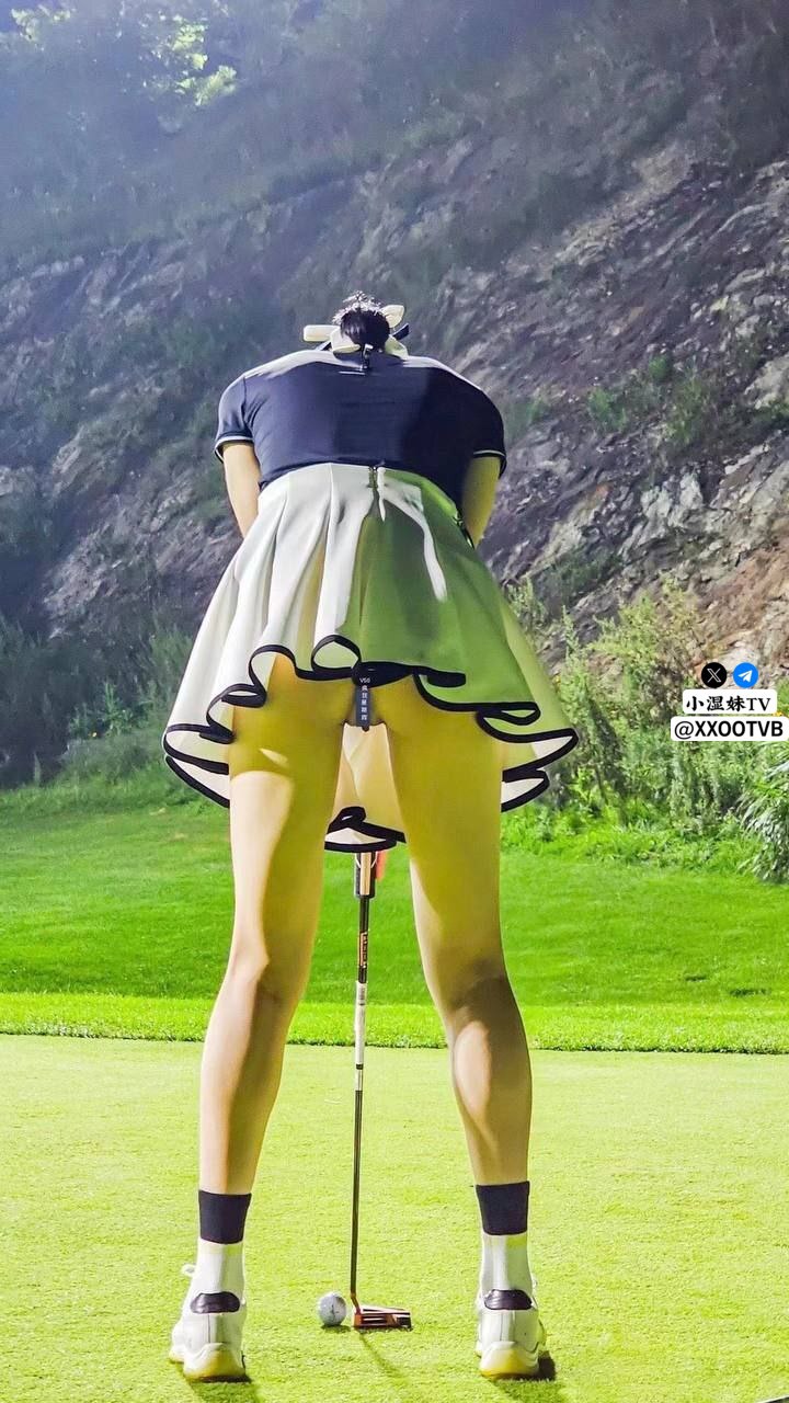 颜值不错嫩妹子洗澡出来漏逼小秀 逼逼毛毛比较多很是诱惑不要错过
